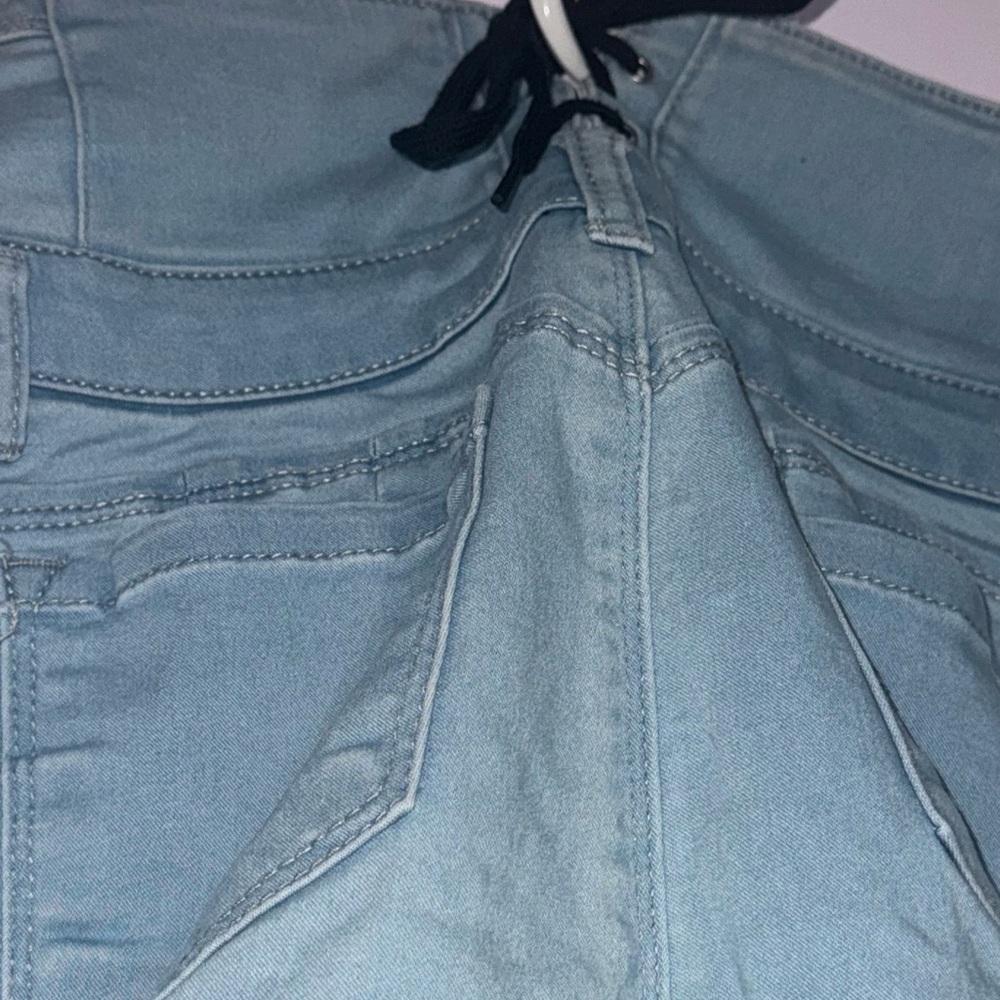 Light Blue Jeans - Picture 4 of 5